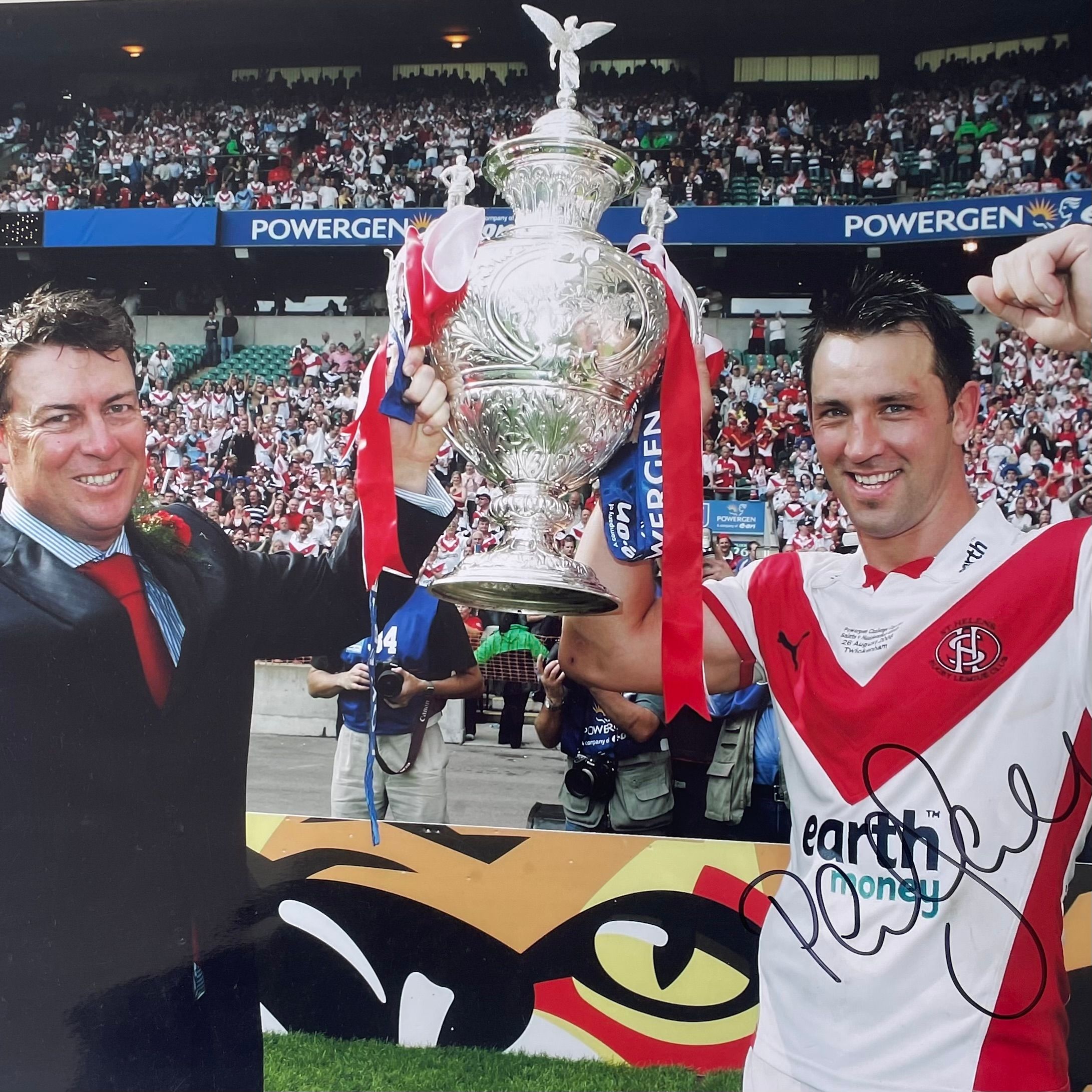 Paul Sculthorpe Signed St Helens 2004 Challenge Cup Winners Photograph – With COA