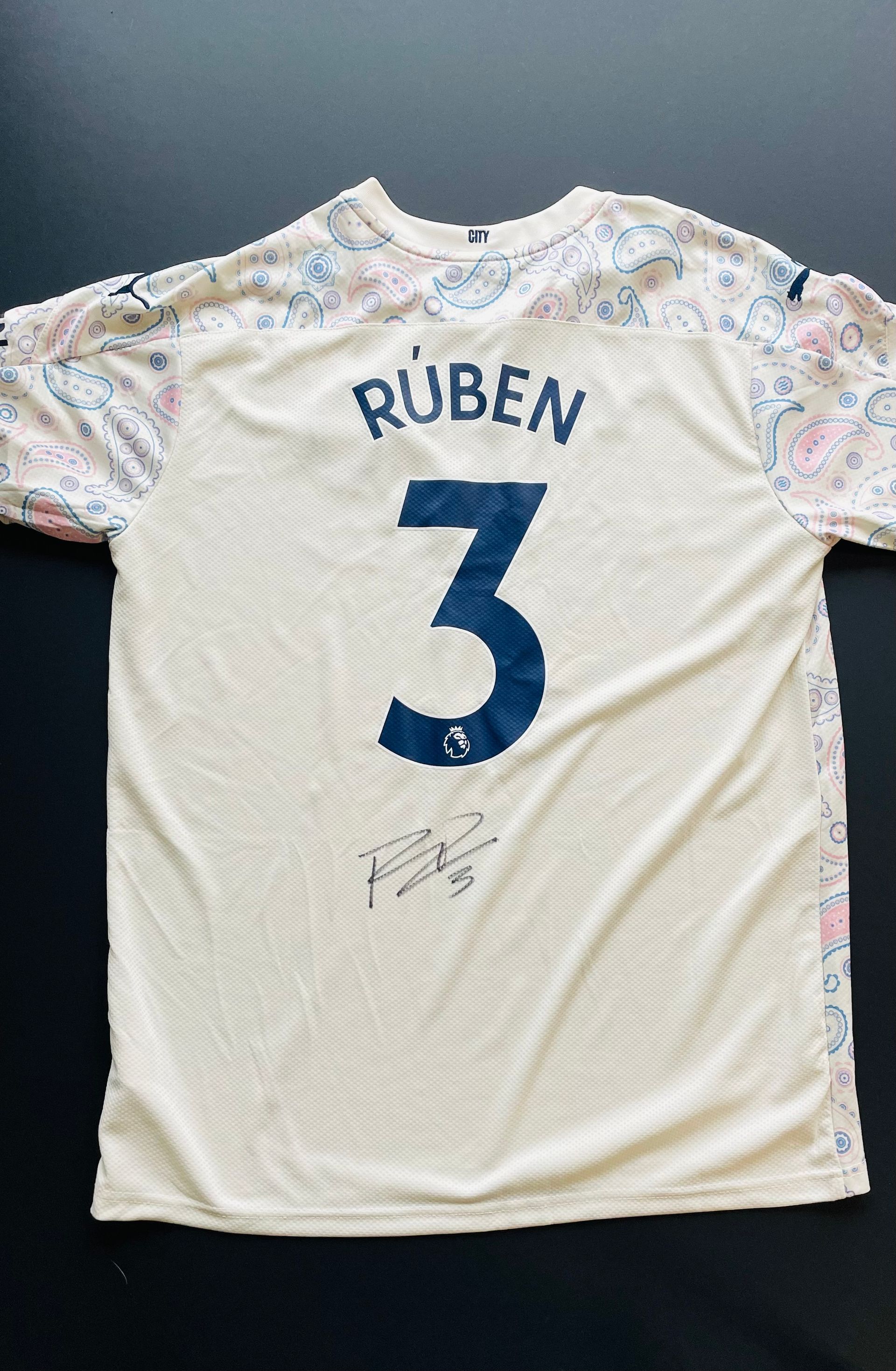 Ruben Días Signed Replica Shirt (Unframed)